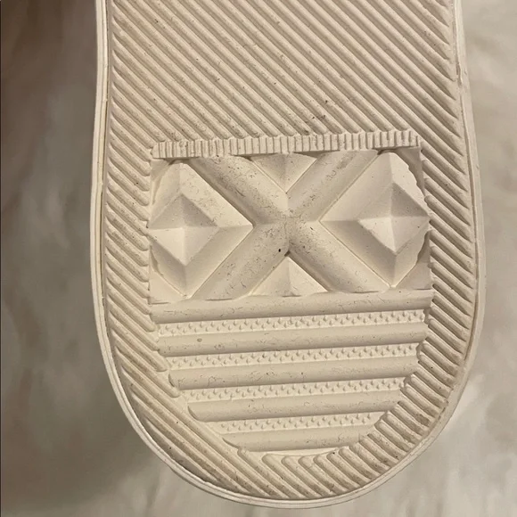 Converse All Star Cream Sneakers with Golden Chain - Picture 7 of 7